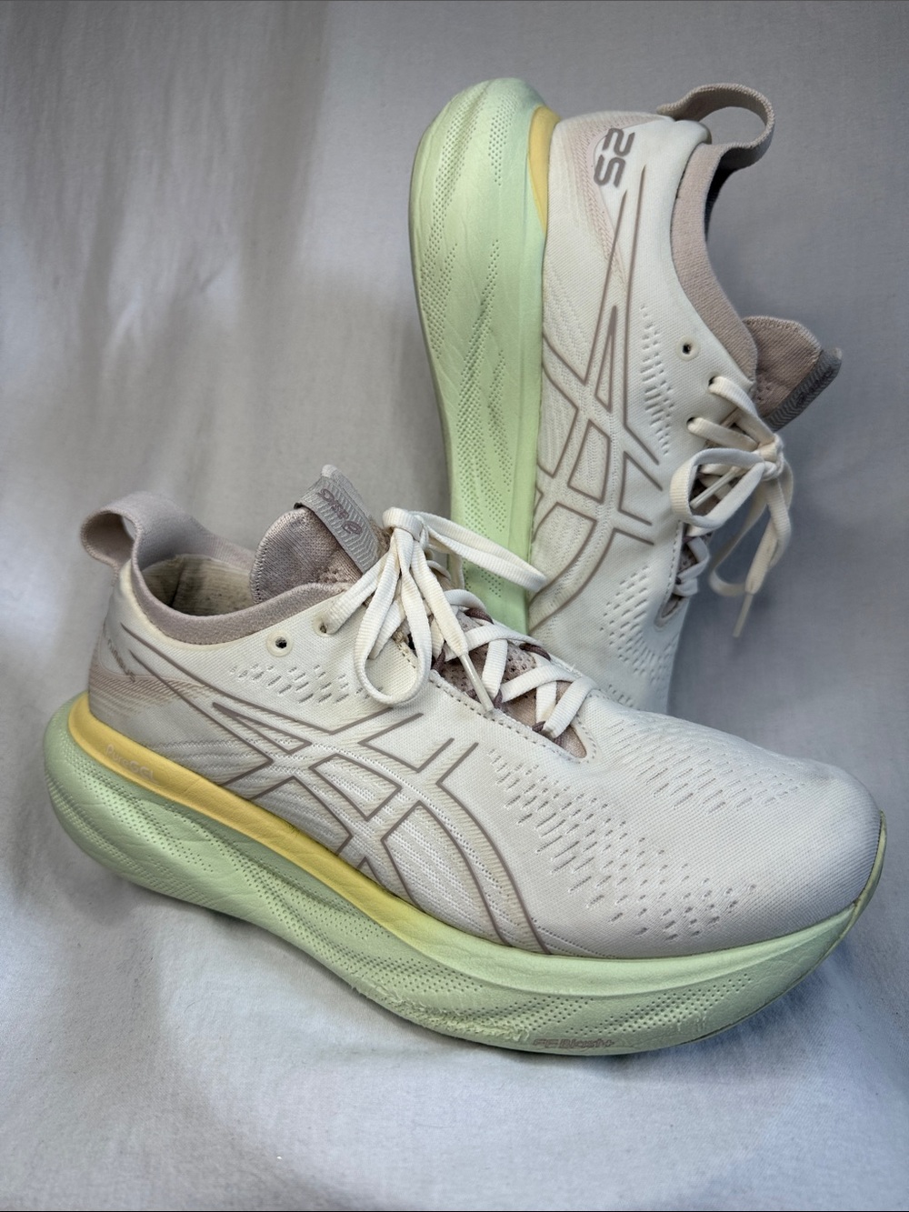 ASICS Women's Gel Nimbus 25 Cream Fawn Running Shoe Size 8.5